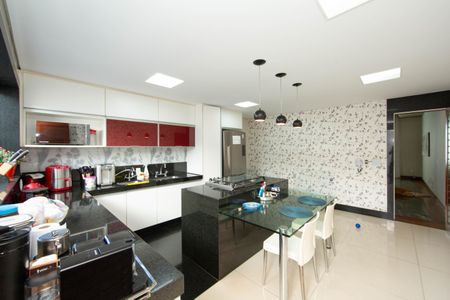 Apartamento à venda com 650m², 5 quartos e 4 vagasCOZINHA