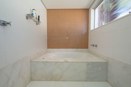 Apartamento à venda com 650m², 5 quartos e 4 vagasBANHEIRO5