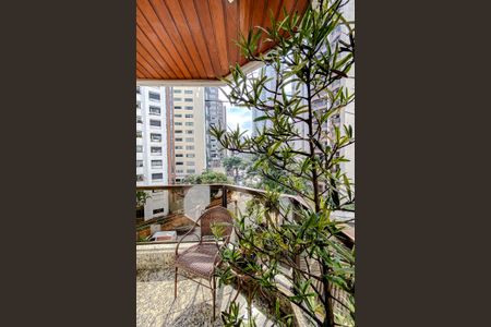 Apartamento à venda com 127m², 4 quartos e 2 vagasVaranda da Suíte