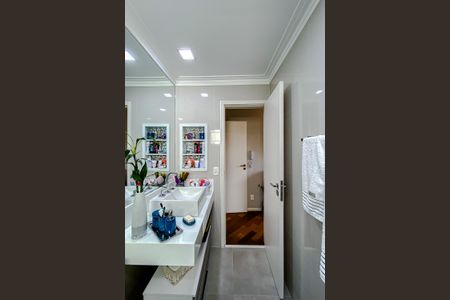 Apartamento à venda com 127m², 4 quartos e 2 vagasBanheiro da Suíte