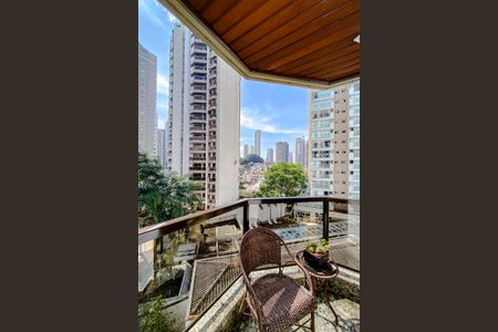 Apartamento à venda com 127m², 4 quartos e 2 vagasVaranda da Suíte