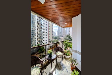 Apartamento à venda com 127m², 4 quartos e 2 vagasVaranda da Sala