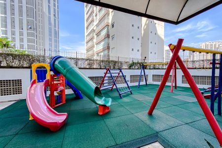 Apartamento à venda com 127m², 4 quartos e 2 vagasÁrea comum - Playground