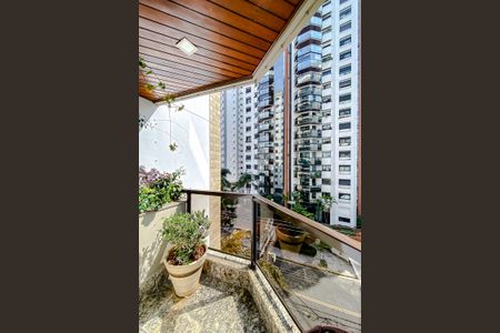 Apartamento à venda com 127m², 4 quartos e 2 vagasVaranda da Suíte
