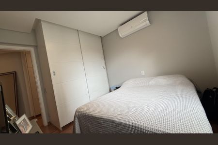 Apartamento à venda com 146m², 3 quartos e 2 vagasQuarto 
