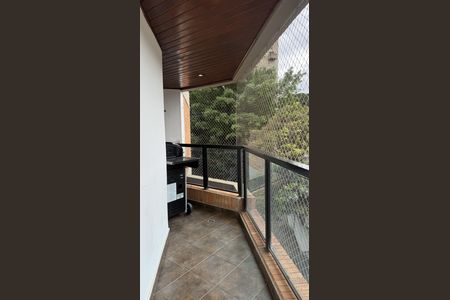 Apartamento à venda com 146m², 3 quartos e 2 vagasVaranda