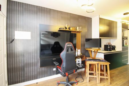 Sala de casa de condomínio para alugar com 2 quartos, 64m² em Chácara Ondas Verdes, Cotia