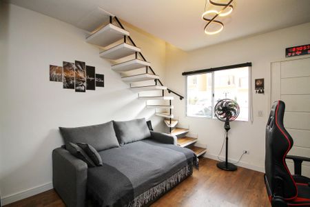 Sala de casa de condomínio para alugar com 2 quartos, 64m² em Chácara Ondas Verdes, Cotia