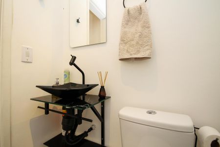 Casa de condomínio para alugar com 64m², 2 quartos e 2 vagasLavabo