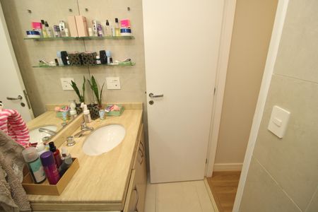 Apartamento à venda com 116m², 3 quartos e 3 vagasBanheiro da Suíte