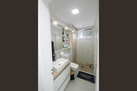 Banheiro  de apartamento para alugar com 3 quartos, 72m² em Jardim Sabará, Porto Alegre