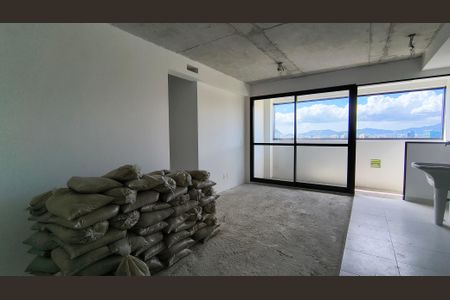 Sala de apartamento à venda com 3 quartos, 65m² em Barra da Tijuca, Rio de Janeiro