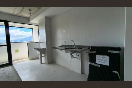 Apartamento à venda com 65m², 3 quartos e 2 vagas Apartamento à venda com 65m², 3 quartos e 2 vagasCozinha e Área de Serviço