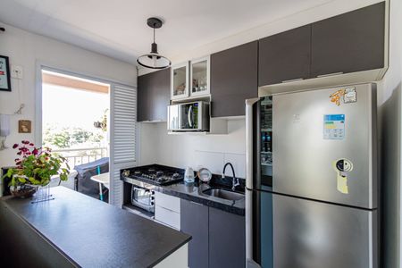 Cozinha de apartamento à venda com 2 quartos, 42m² em Parque Industrial Tomas Edson, São Paulo