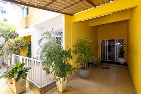 Casa para alugar com 180m², 3 quartos e 2 vagas Casa para alugar com 180m², 3 quartos e 2 vagasÁrea externa