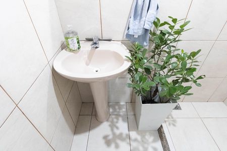 Casa para alugar com 180m², 3 quartos e 2 vagas Casa para alugar com 180m², 3 quartos e 2 vagasBanheiro Social