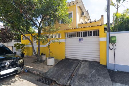 Casa para alugar com 180m², 3 quartos e 2 vagas Casa para alugar com 180m², 3 quartos e 2 vagasFachada