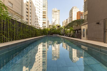 Apartamento à venda com 269m², 4 quartos e 4 vagasÁrea comum - Piscina