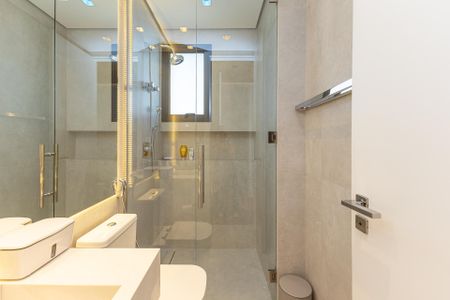 Apartamento à venda com 269m², 4 quartos e 4 vagasBanheiro da Suíte 3
