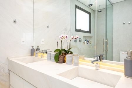 Apartamento à venda com 269m², 4 quartos e 4 vagasBanheiro da Suíte