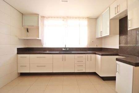 Apartamento para alugar com 134m², 4 quartos e 3 vagasCozinha