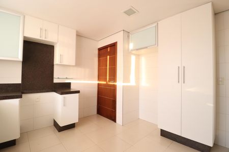 Apartamento para alugar com 134m², 4 quartos e 3 vagasCozinha