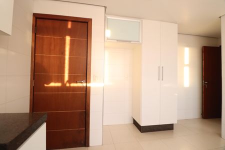 Apartamento para alugar com 134m², 4 quartos e 3 vagasCozinha