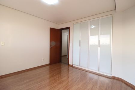 Apartamento para alugar com 134m², 4 quartos e 3 vagasQuarto 3