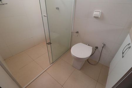 Apartamento para alugar com 134m², 4 quartos e 3 vagasBanheiro do Quarto 2
