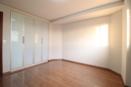 Apartamento para alugar com 134m², 4 quartos e 3 vagasQuarto 3