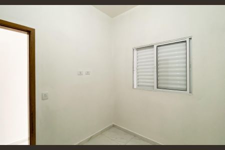 Quarto 2 de casa para alugar com 2 quartos, 70m² em Vila Marieta, São Paulo
