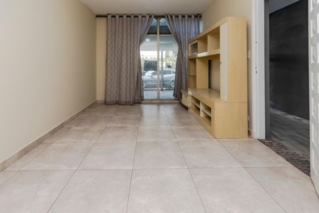 Casa à venda com 190m², 4 quartos e 2 vagasSala