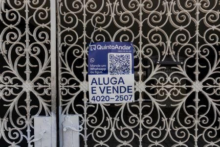 Casa à venda com 190m², 4 quartos e 2 vagasFachada