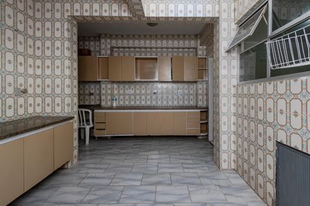 Casa à venda com 190m², 4 quartos e 2 vagasQuintal