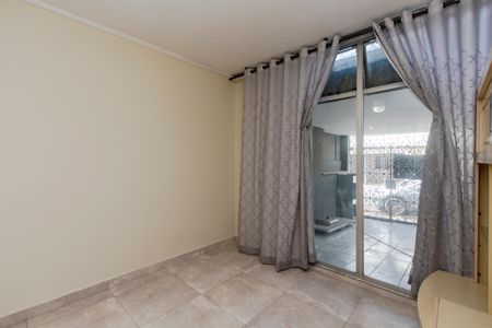 Casa à venda com 190m², 4 quartos e 2 vagasSala