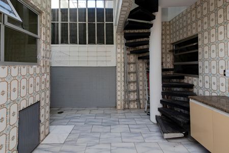 Casa à venda com 190m², 4 quartos e 2 vagasQuintal