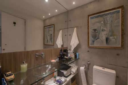 Apartamento à venda com 75m², 1 quarto e 2 vagasBanheiro