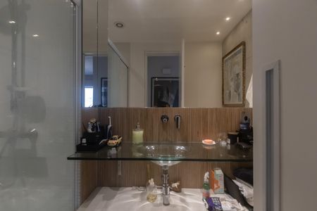 Apartamento à venda com 75m², 1 quarto e 2 vagasBanheiro