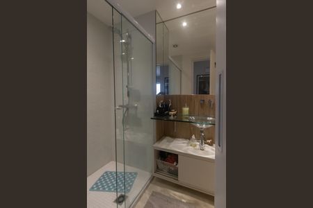 Apartamento à venda com 75m², 1 quarto e 2 vagasBanheiro