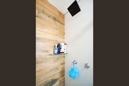 Apartamento à venda com 44m², 2 quartos e 1 vagaChuveiro