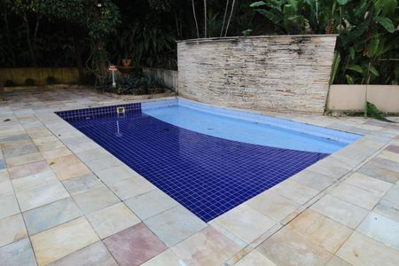 Casa de condomínio à venda com 119m², 4 quartos e 2 vagasÁrea comum - Piscina