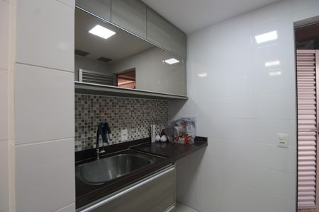 Casa de condomínio à venda com 119m², 4 quartos e 2 vagasÁrea de serviço