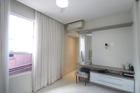 Casa de condomínio à venda com 119m², 4 quartos e 2 vagasSuíte 