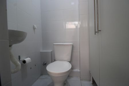 Casa de condomínio à venda com 119m², 4 quartos e 2 vagasQuintal - Banheiro