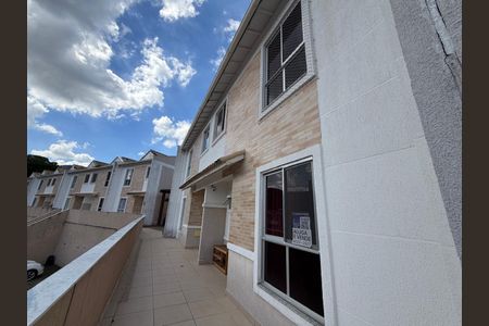 Casa de condomínio à venda com 119m², 4 quartos e 2 vagasFachada - Placa