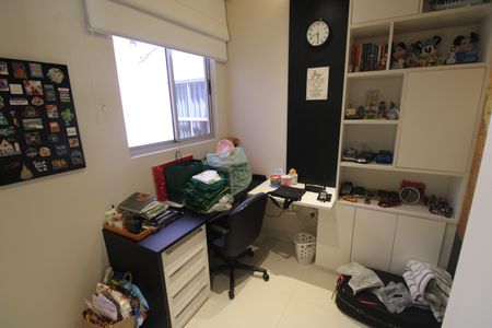 Casa de condomínio à venda com 119m², 4 quartos e 2 vagasQuarto 3