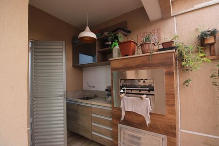 Casa de condomínio à venda com 119m², 4 quartos e 2 vagasQuintal - Churrasqueira