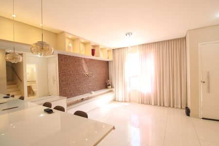 Casa de condomínio à venda com 119m², 4 quartos e 2 vagasSala