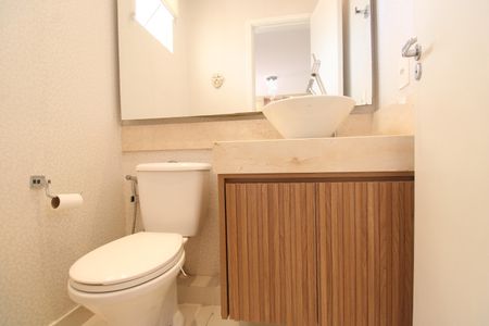 Casa de condomínio à venda com 119m², 4 quartos e 2 vagasLavabo