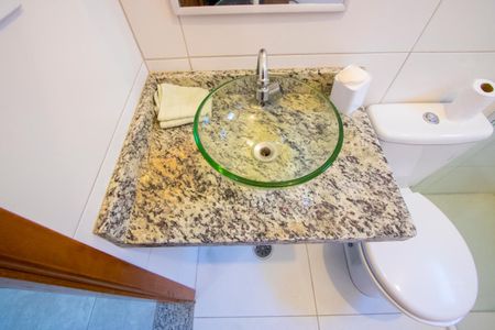 Apartamento à venda com 65m², 2 quartos e 1 vagaBanheiro social